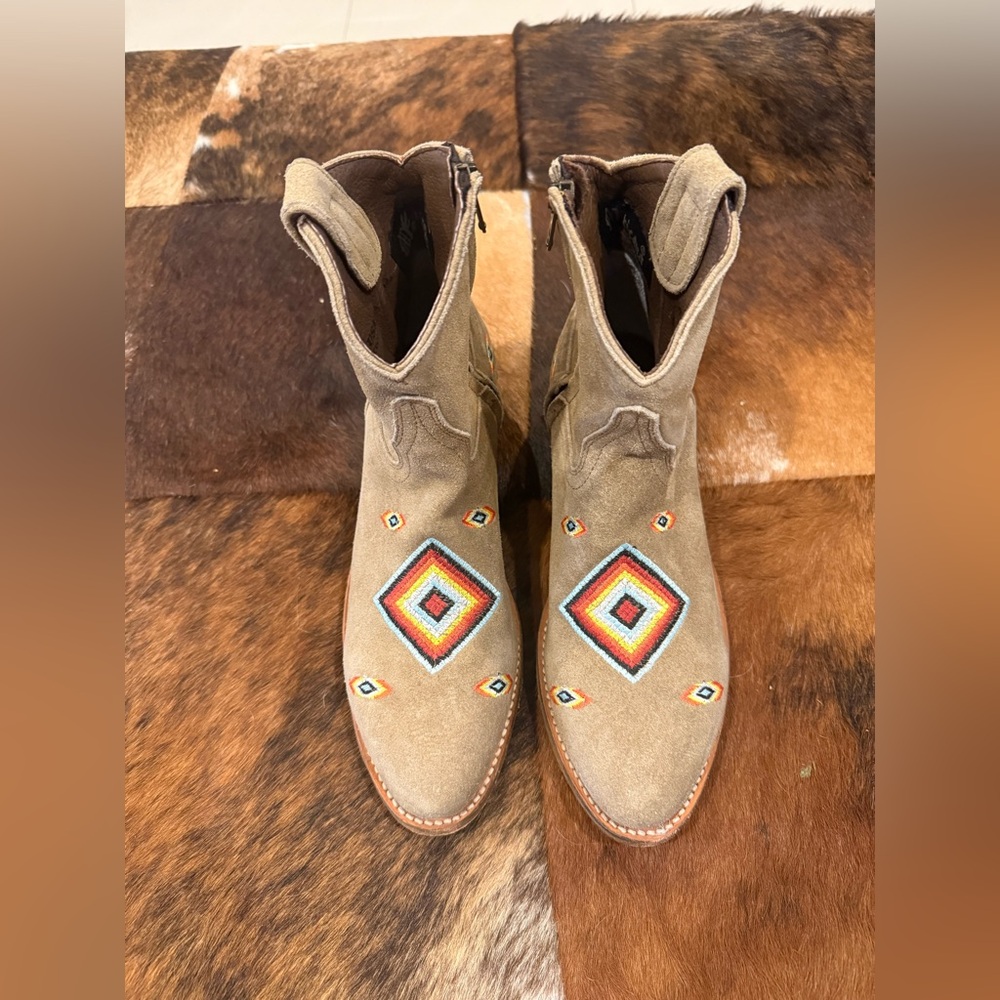 Mexicana Embroidered Western Ankle Boots